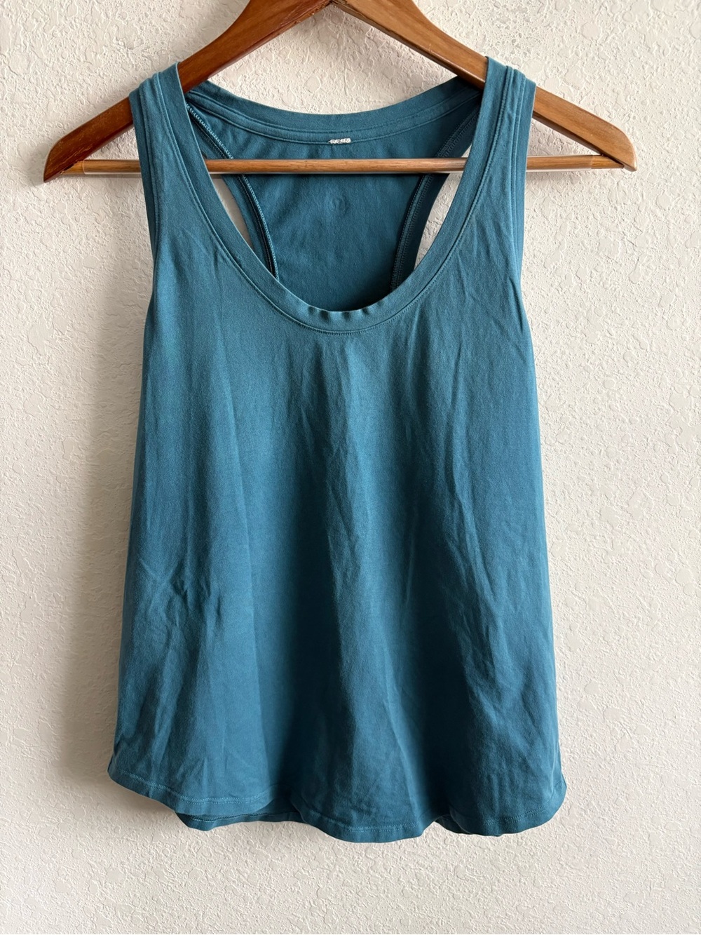 Lululemon love tank size 6